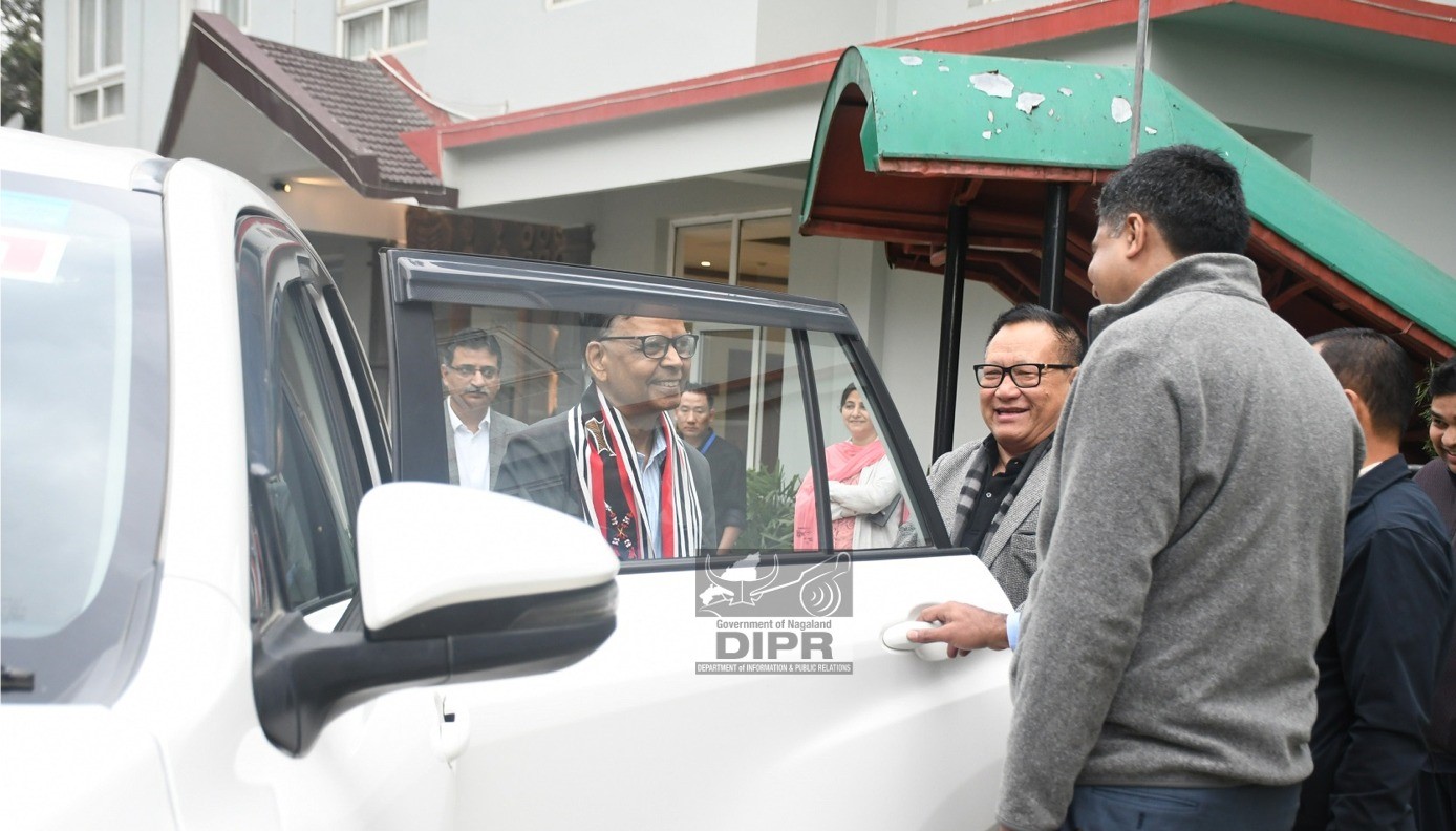 Dy. Chief Minister T. R. Zeliang bids farewell to the Sixteenth Finance Commission members as they depart from Hotel Vivor, Kohima on 7th November 2024. (DPRO Kohima) 