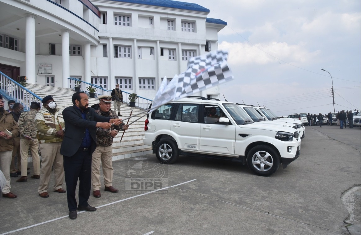 Y. PATTON FLAGS OFF NEWLY PURCHASED VEHICLES FOR DISTRICT SPs   