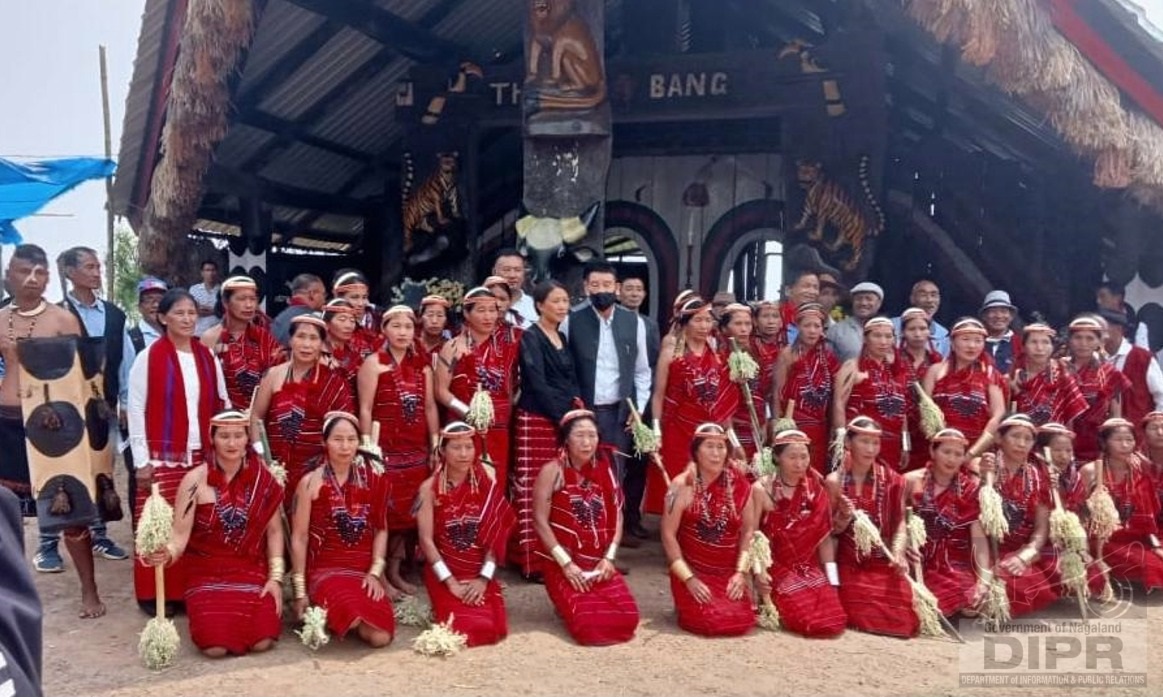 BS NGANLANG DEDICATES LOG DRUM AT YONGNYAH VILLAGE