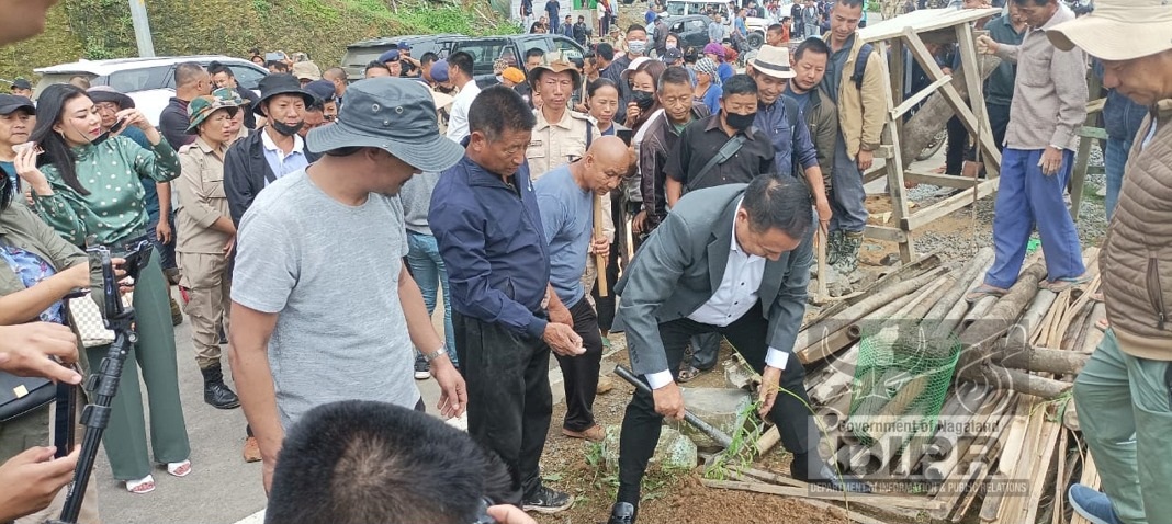 Kuzholuzo launching the mega tree plantation drive at Phek