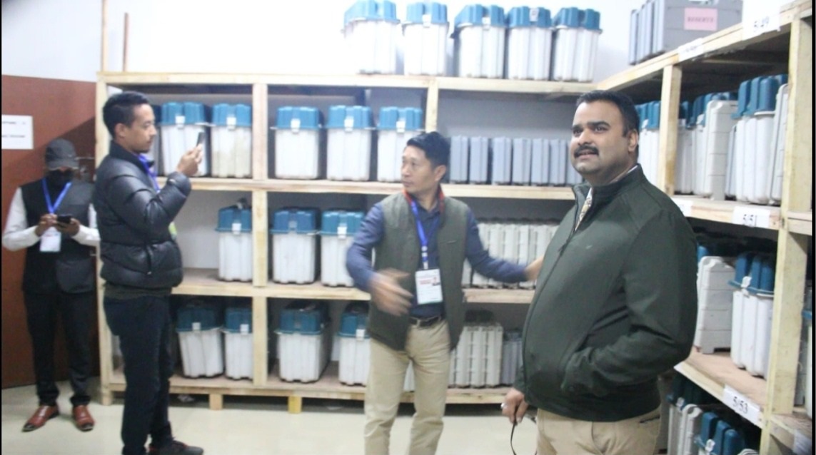 DC CHUMOUKEDIMA INSPECTS EVMS